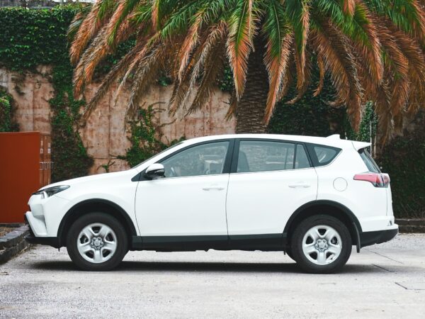 bilar toyota rav4 4